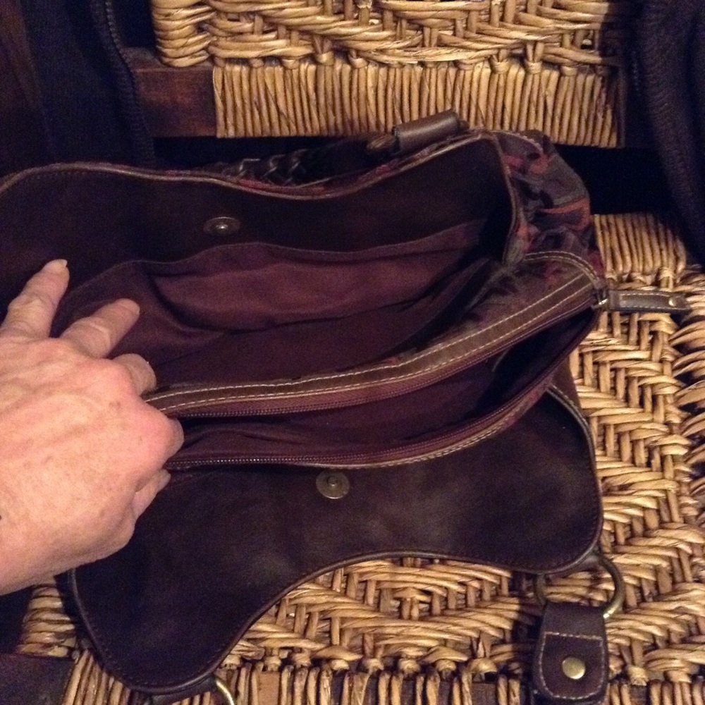 STRADA SHOULDER HANDBAG - Picture 8 of 8